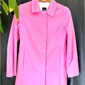 Preowened but in very good condition.SPRING COAT